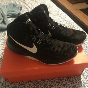 Men’s Nike shoes